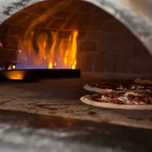 forno pizza con fiamma